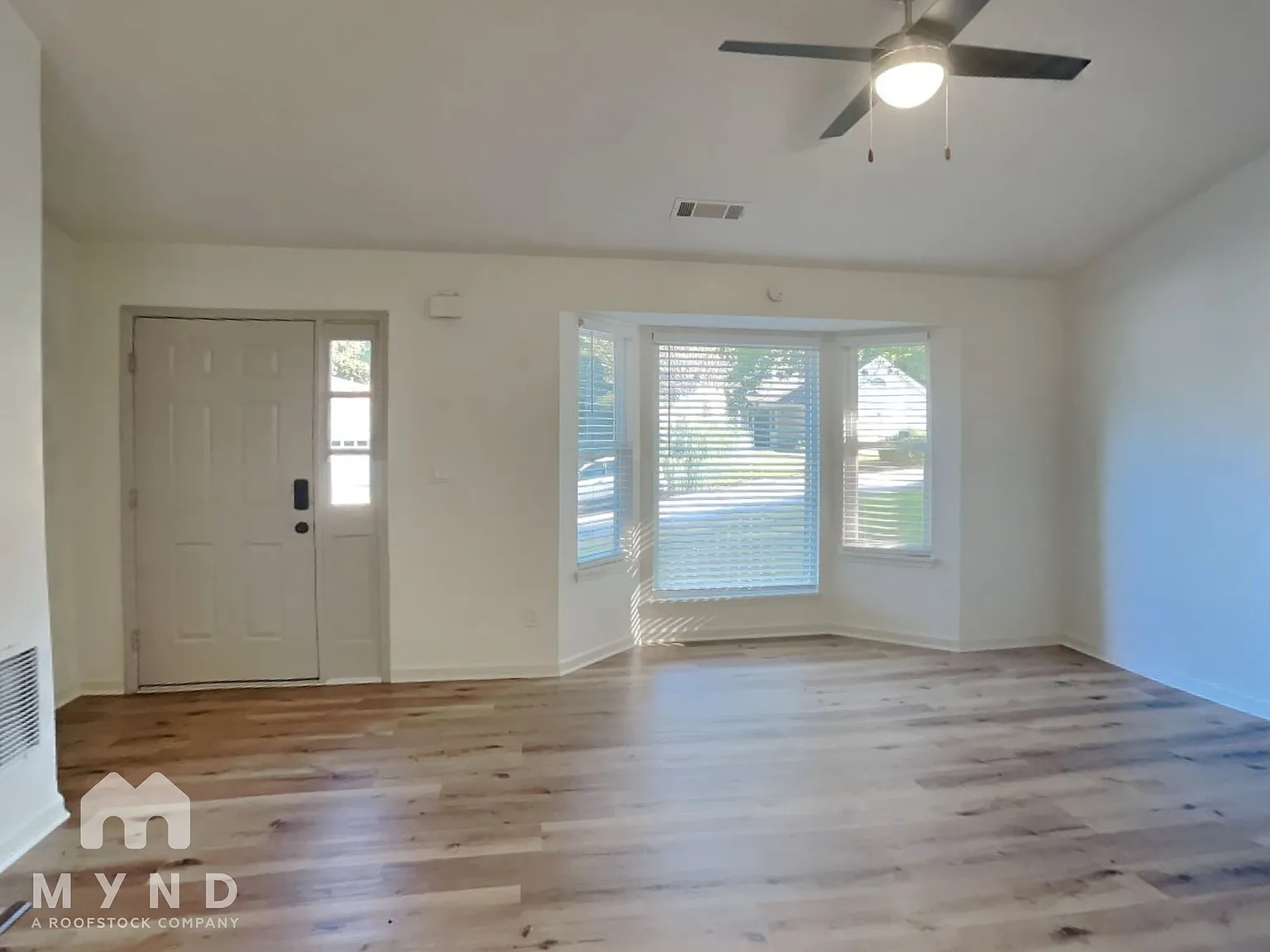 3 bed, 2.0 bath, 1564 sqft, $1,845 — Photo 4