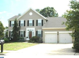 23 Silverwood Dr, Delran, NJ 08075