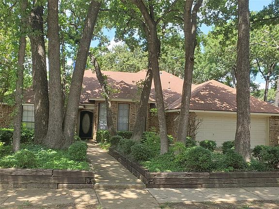 3rd image of 1017 Woodbriar Dr
