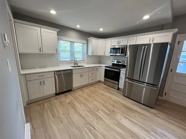 3885 Main Rd W, Emmaus, PA 18049