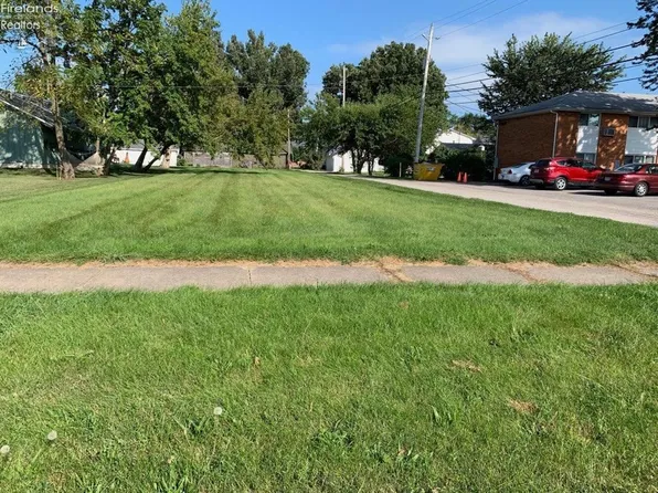 213 Jefferson St, Port Clinton, OH 43452
