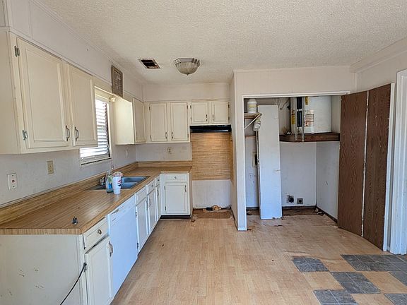 5th image of 1331 Longbrook Dr