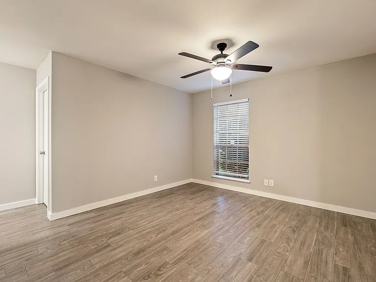 7004 Bryn Mawr Cv — Photo 4