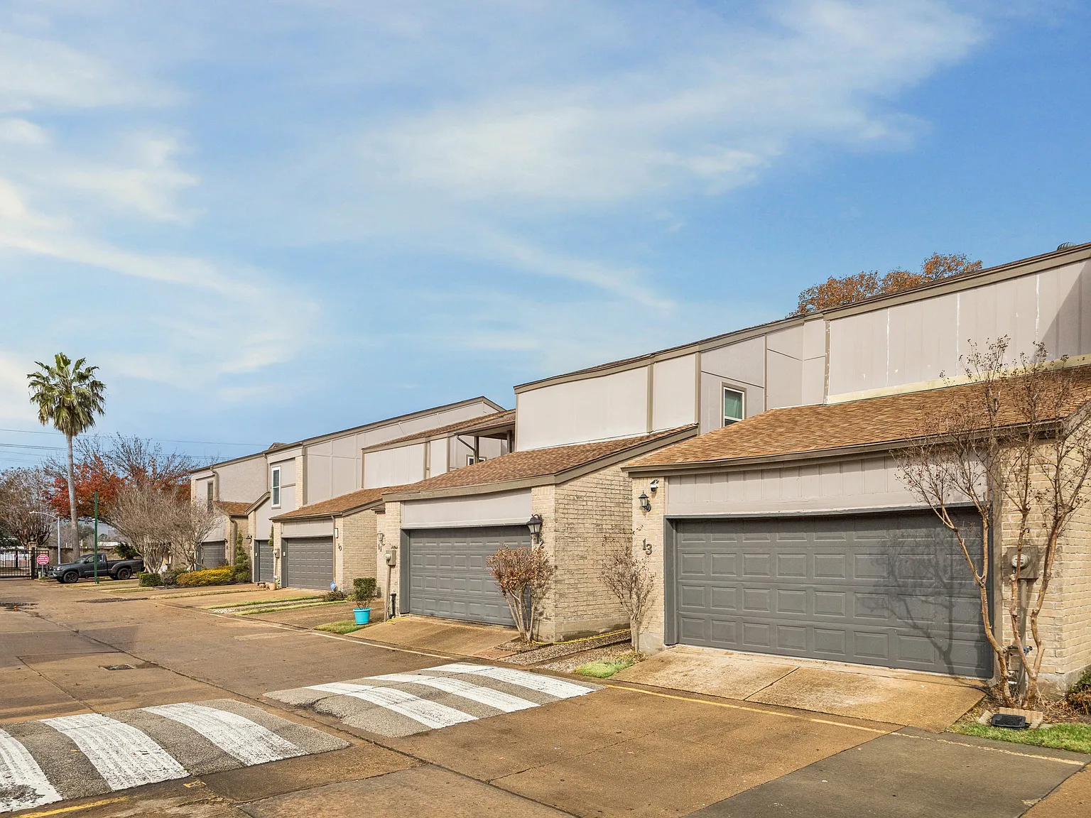 2 bed, 2.5 bath, 1775 sqft, $1,850 — Photo 3