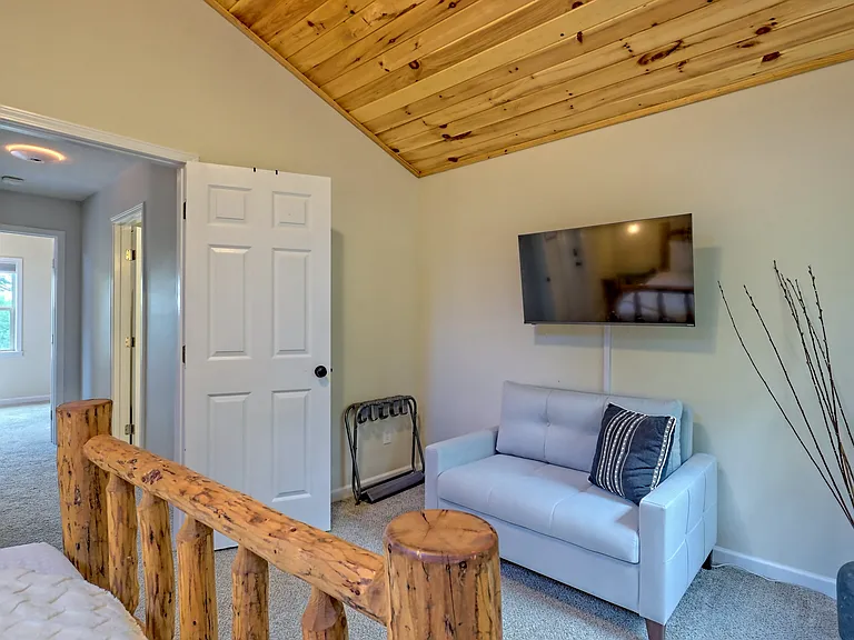 112 John English Dr — Photo 41