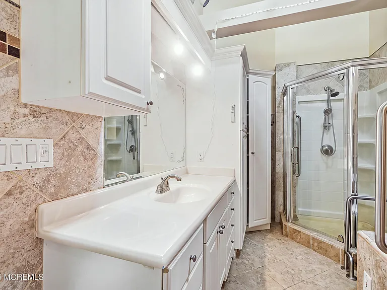 470 Monmouth Pl — Photo 38