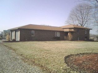 3888 Hillside Dr, Claysville, OH 43725
