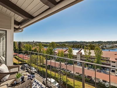 908 East Bay Drive NE #E-304, Olympia, WA, 98506