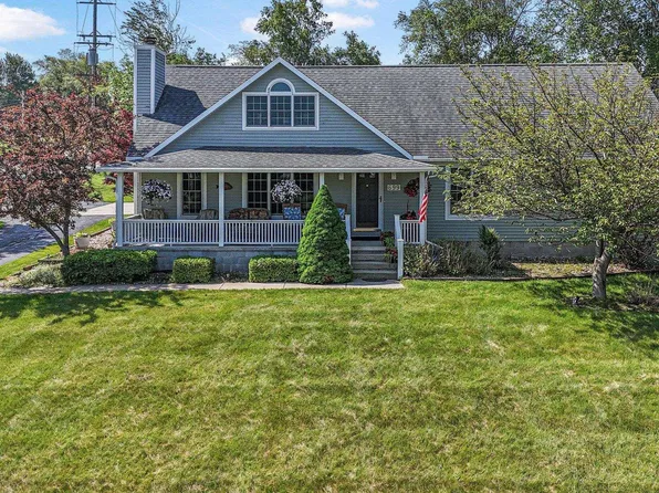 699 Harbor Dr, Manistee, MI 49660