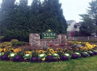8 Linda Ct, Nanuet, NY 10954