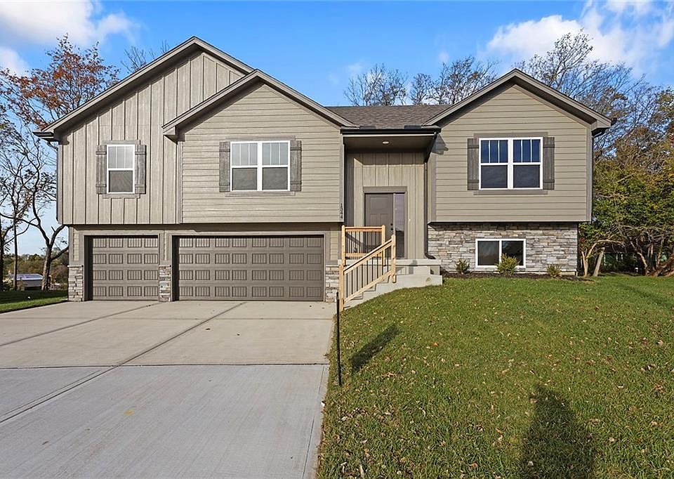 1st image of 1344 N Holland Ct
