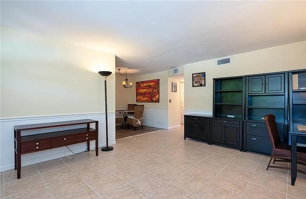 A-4290 Gulfstream Drive #5 - 1 — Photo 4