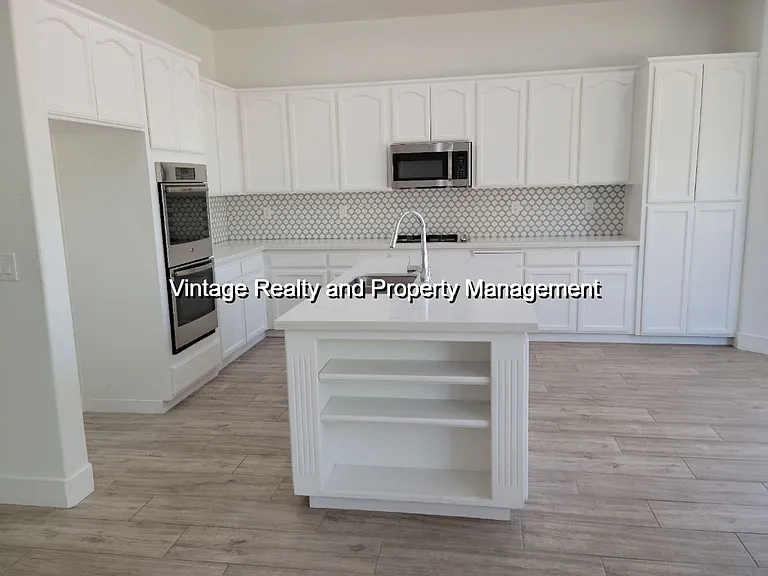 1052 Foxfire Dr — Photo 6
