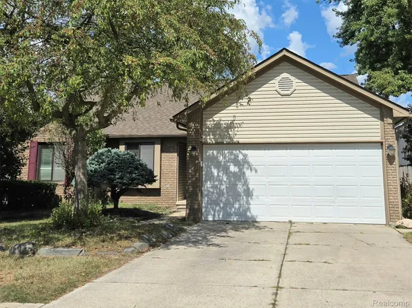 119 Arthur Dr, Troy, MI 48083