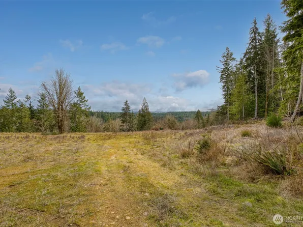 1 NW Larson Lane, Seabeck, WA 98380