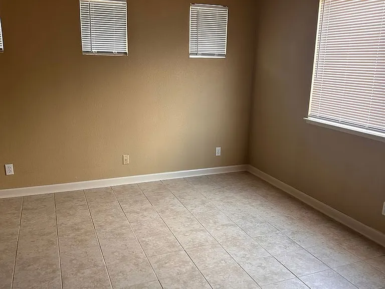 1163 E Springer Dr — Photo 4