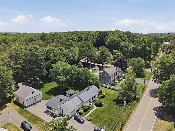 5th image of 69 Maple St