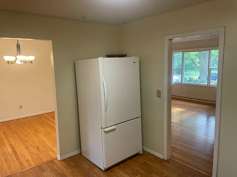 1522 Cameron Dr — Photo 5