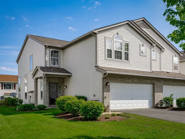 1877 Candlelight Cir, Montgomery, IL 60538