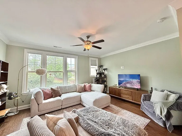 455 Village Commons Ln — Photo 15