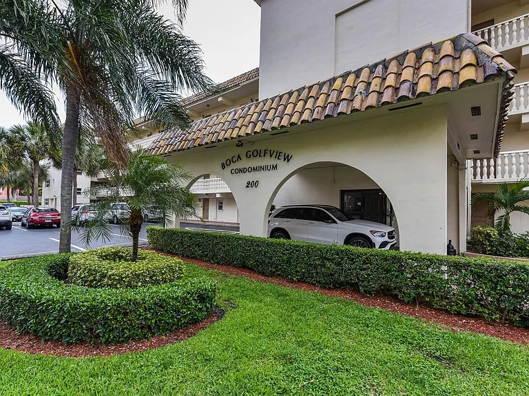 200 E Royal Palm Rd — Photo 35