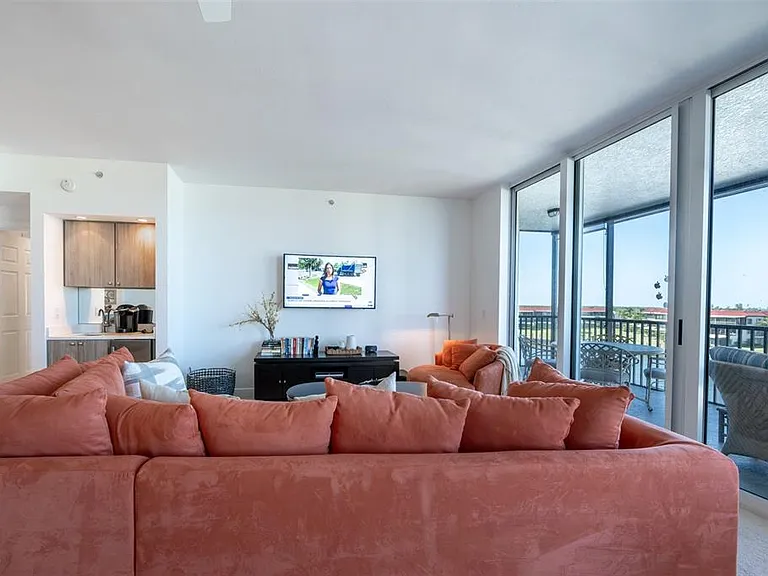 3313 Sunset Key Cir #306 — Photo 37