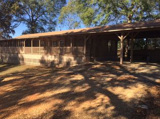 18 Sherwood Forest Rd, Ellisville, MS 39437