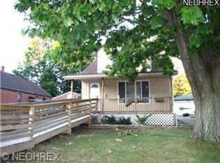 1812 Robindale St, Wickliffe, OH 44092