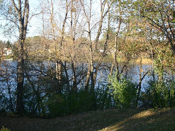 4th image of 2555 Elm Dr