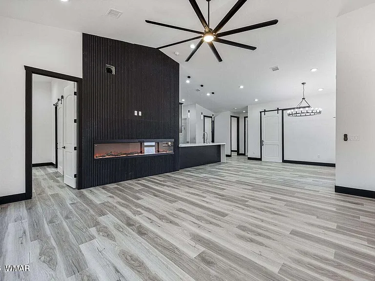 2755 W Villa Loop — Photo 2