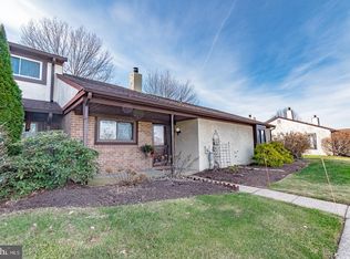 100 Palace Ct, Chalfont, PA 18914