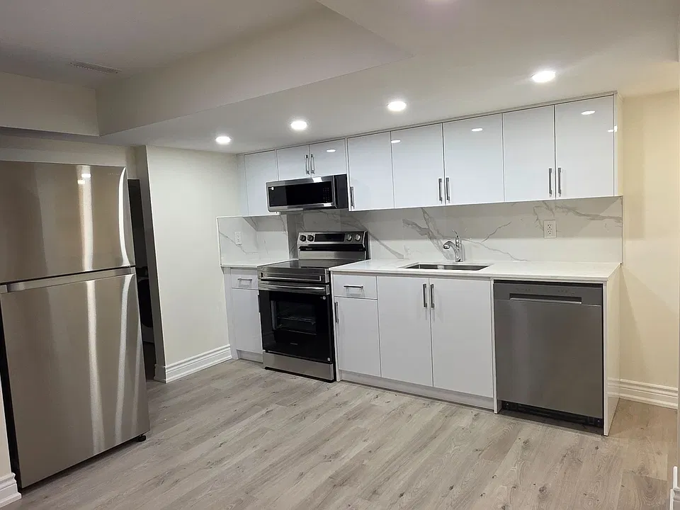 74 Gallant Pl #BASEMENT
