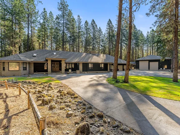 200 Brookstone Hills Dr, Grants Pass, OR 97526
