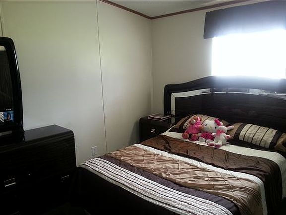 2nd bedroom,
