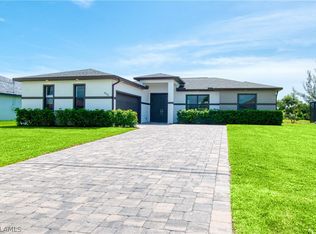 916 SW 36th Terrace Cpe, Coral, FL 33914