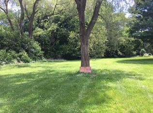 27868 N Converse Rd, Island Lake, IL 60042