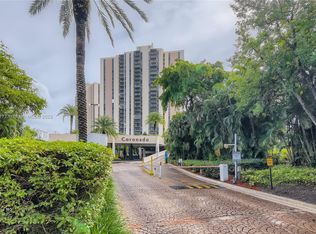 20301 W Country Club Dr APT 927, Aventura, FL