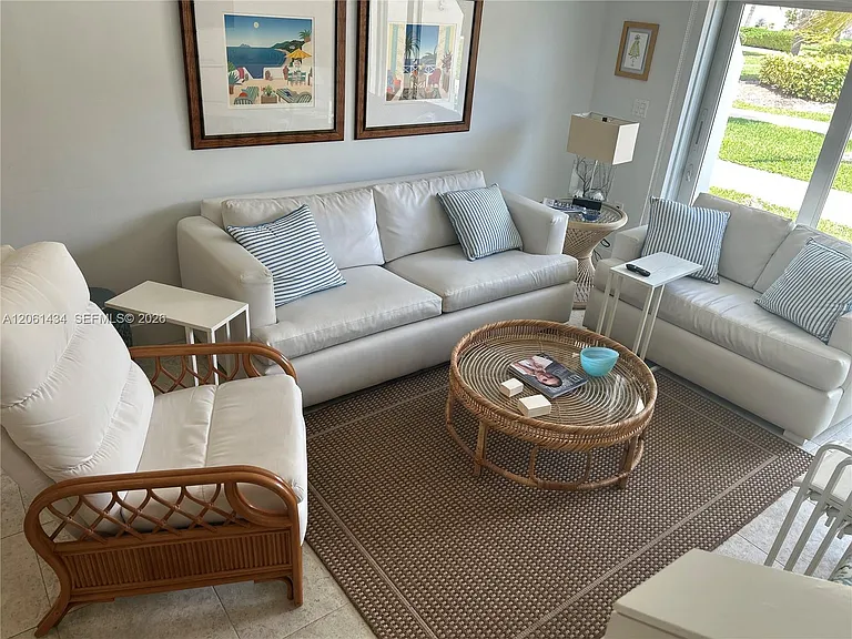 881 Ocean Dr #Townhouse 3 — Photo 8