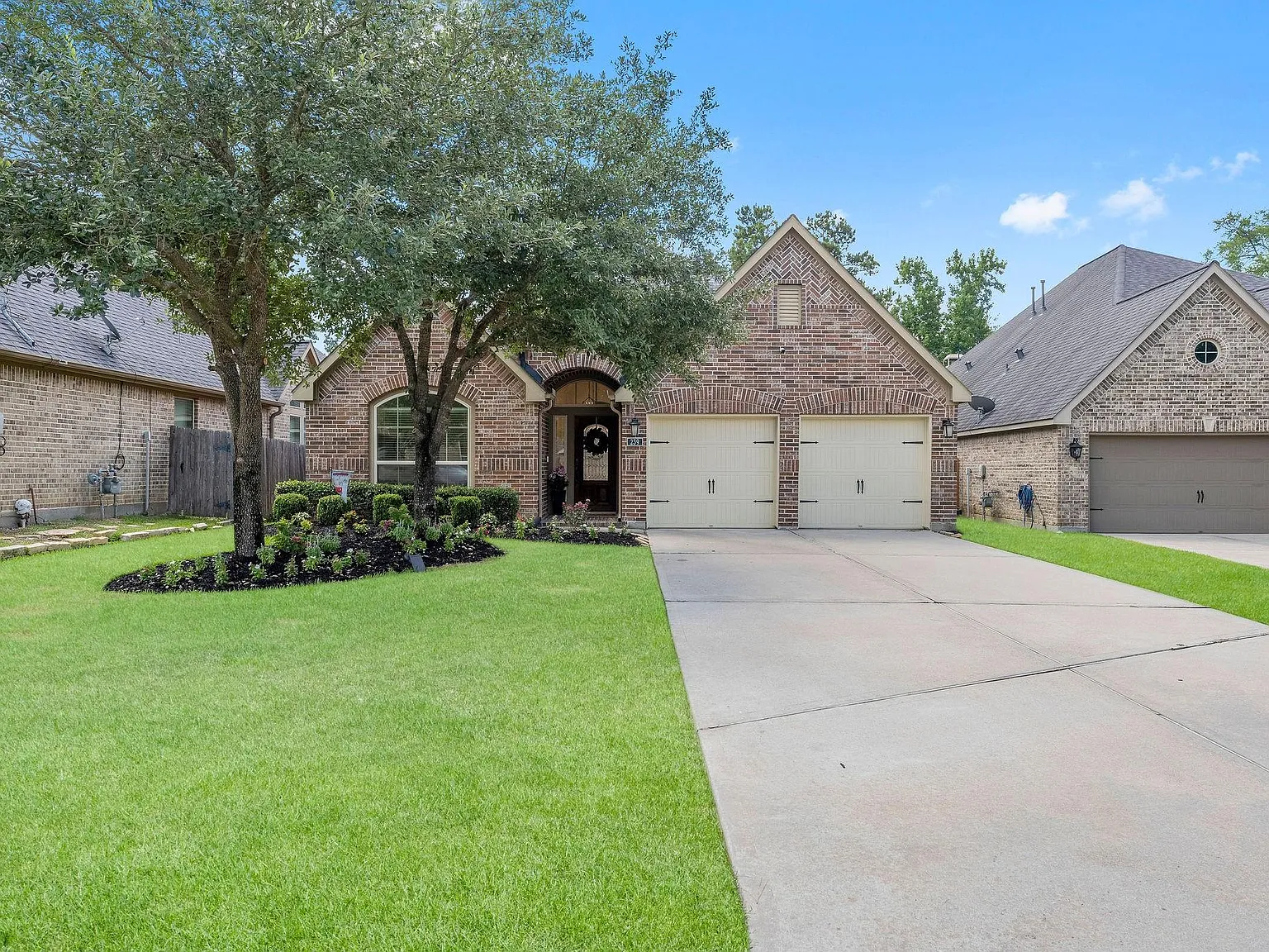 4 bed, 2.0 bath, 2364 sqft, $2,750 — Photo 1