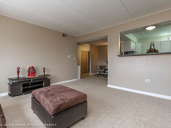 5th image of 841 N York St APT 411
