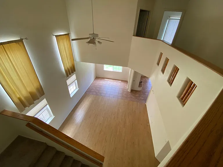 7432 Peregrine Rd NE — Photo 12