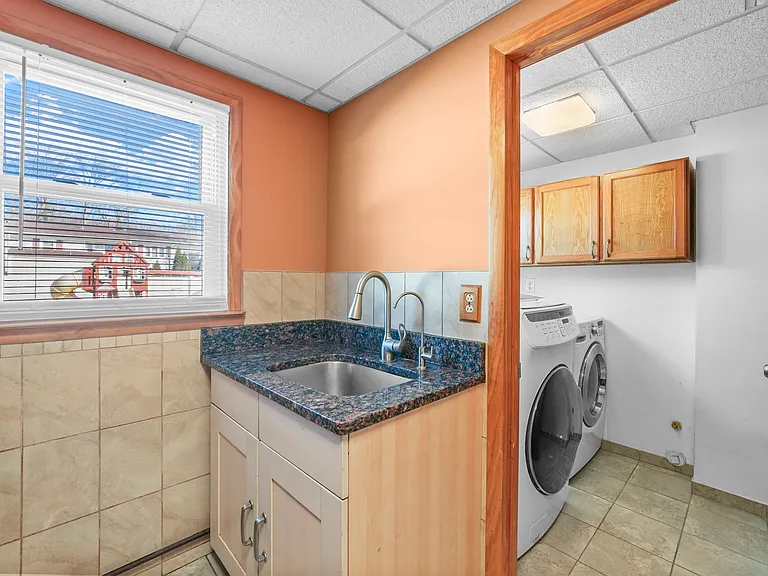895 Patton St — Photo 46