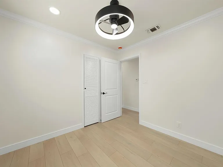 6120 Friendly Ct — Photo 17