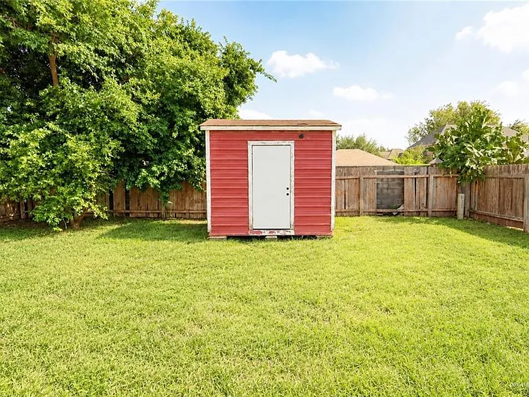 2302 Brock St — Photo 15