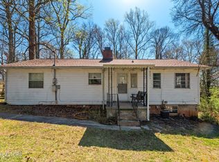 109 W Price Ln, Oak Ridge, TN 37830