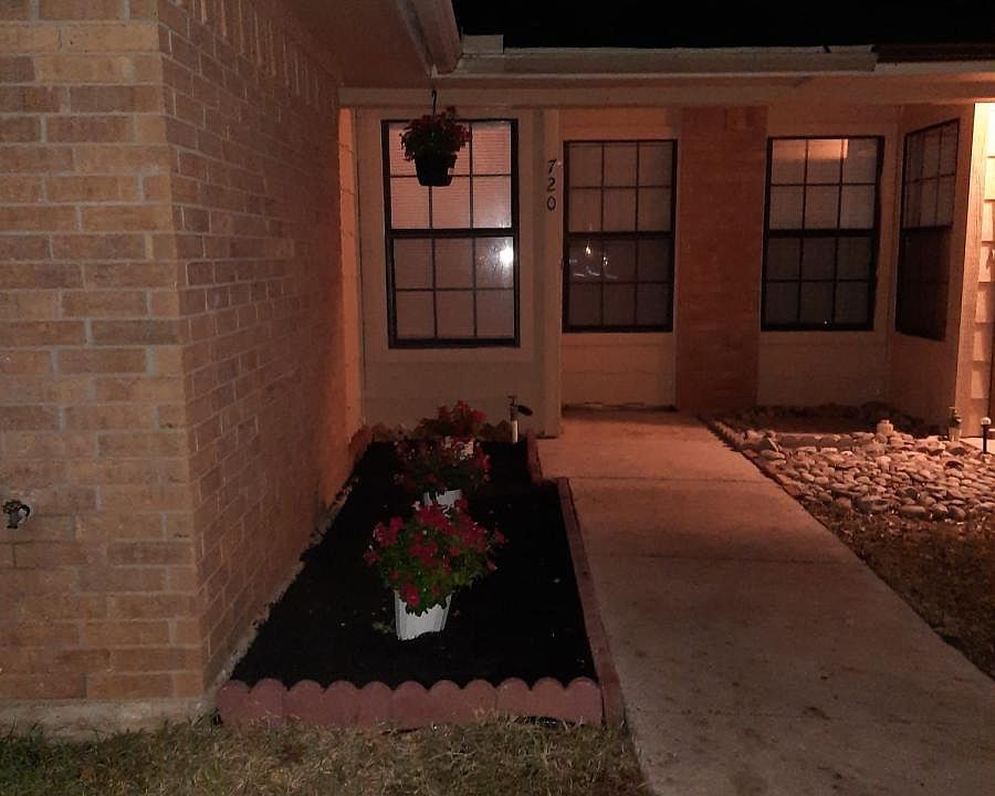 1st image of 720 Woodland Ct