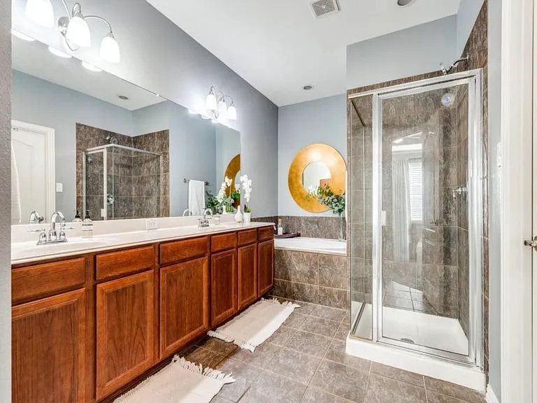 3848 Vienna St — Photo 14