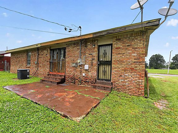 3rd image of 645 Parkrose Rd