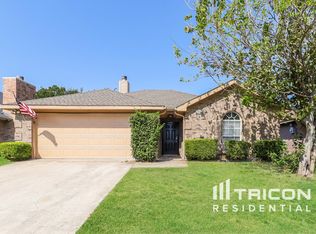 721 Nelson Dr, Cedar Hill, TX 75104