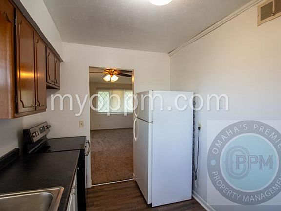 4th image of 3526 S 82nd St #3526/02